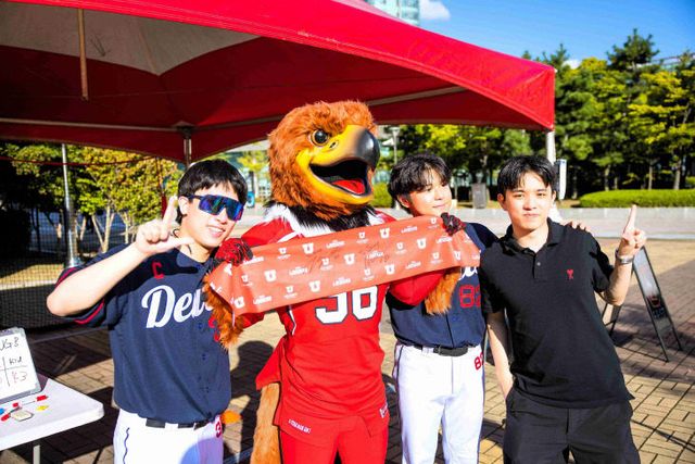 유타기념촬영을 하고 있다