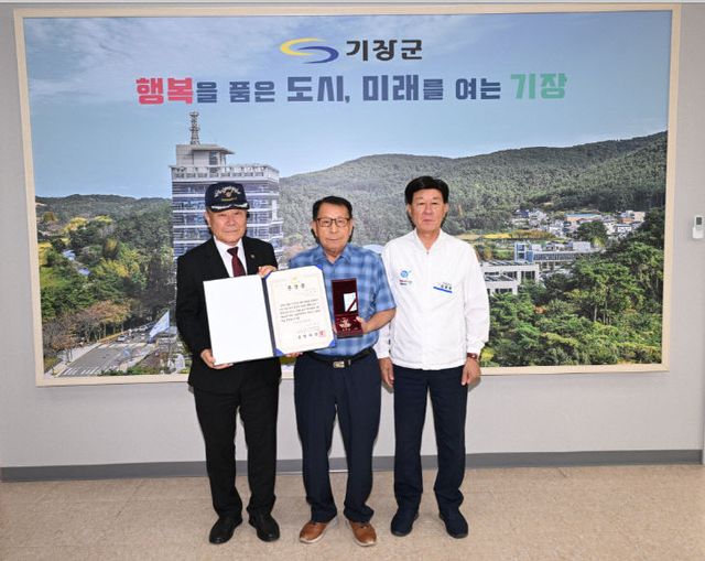 2-1.좌측부터 무유가 있다.