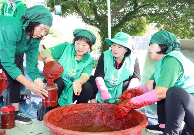 0923 정읍시새마을회, ‘사랑의 고추장 나눔’