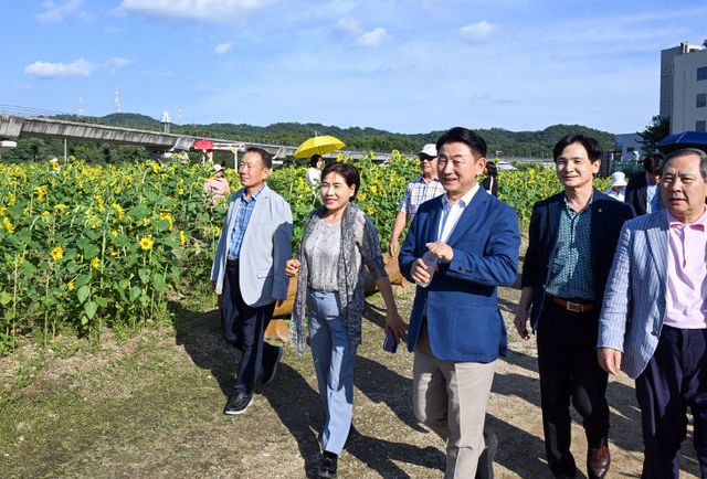 1.시민소통과(꽃과 쉼이 있는 도심 속 정원…‘신곡새빛정원’