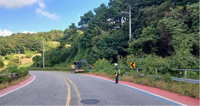 연천군, 추석 대비 도로변 제초 작업 실시