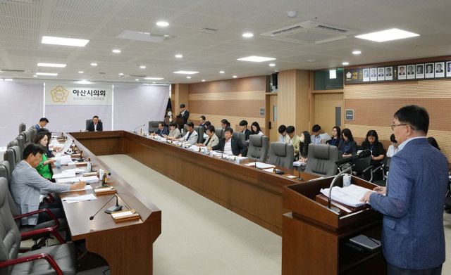 사진2_2025년 제4회 의원회의 개최