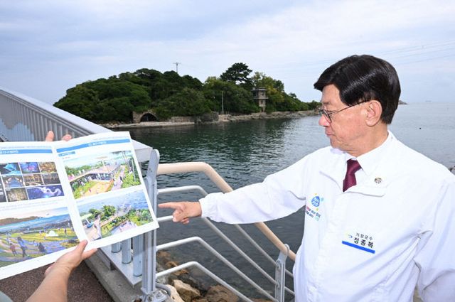 1-1.정종복 기장군 있다