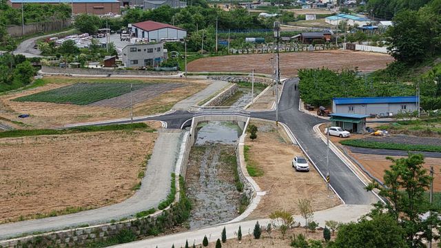 (감곡면 오근리도당 소하천 준공전경)