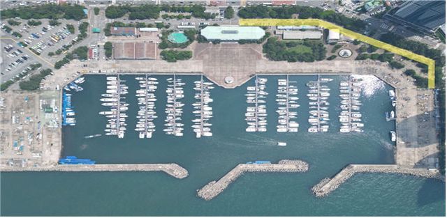 요트경기장 부분 폐쇄 주차구역