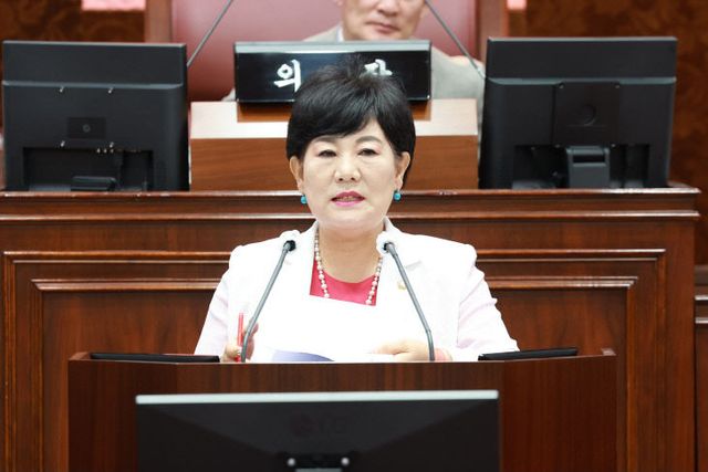 (사진3)이정임 의원_시정질문및답변