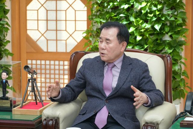 김지철 교육감님 사진1