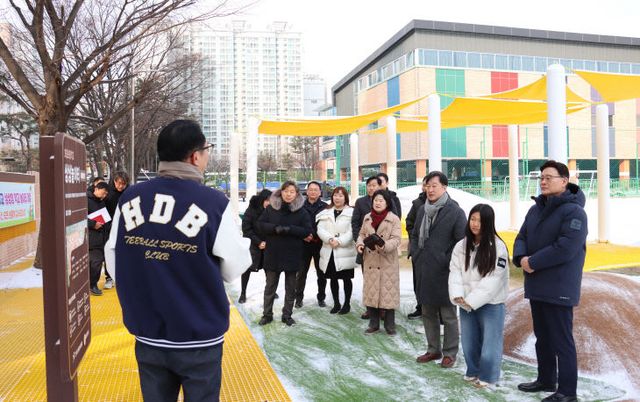 경기도의회 더민주당 최종현 대표의원, 효동초 점검