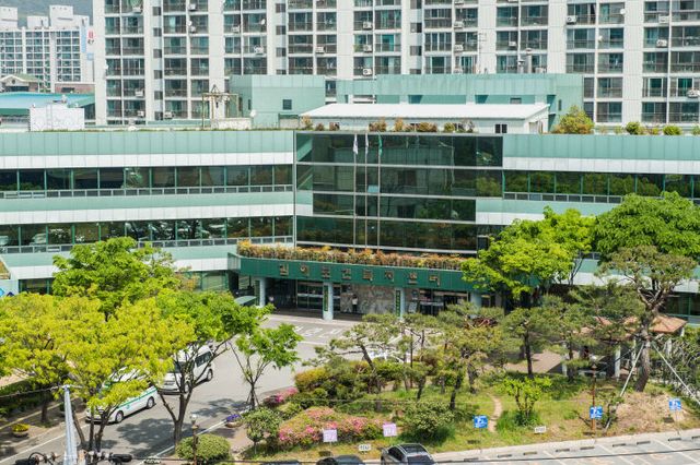 김해시보건소 전경.김해시 제공