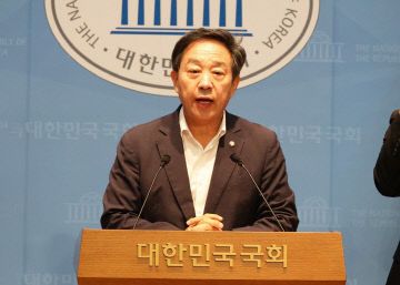 강승규_의원_기자회견_사진