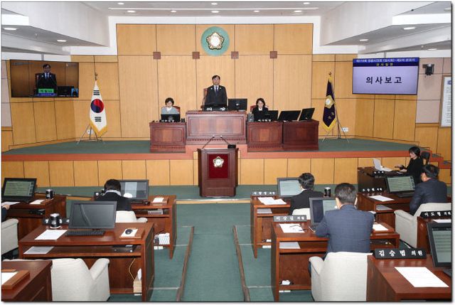 1-2. 제310회 임시회 제2차 본회의2