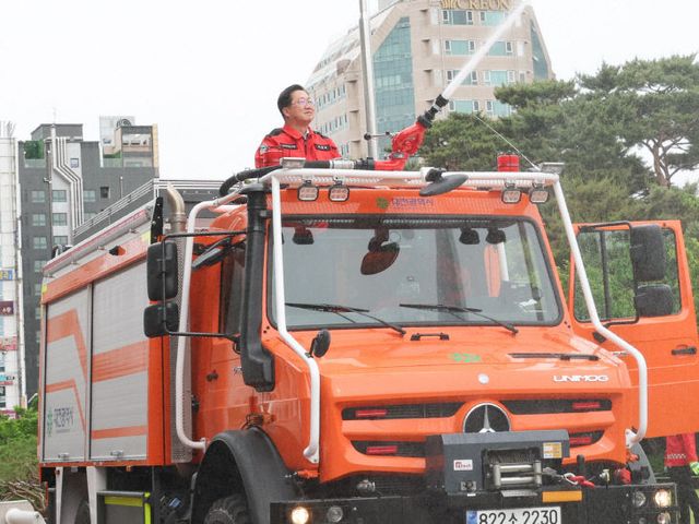 대전시 가을철 산불, 불씨까지 잡는다-고성능산불진화차량