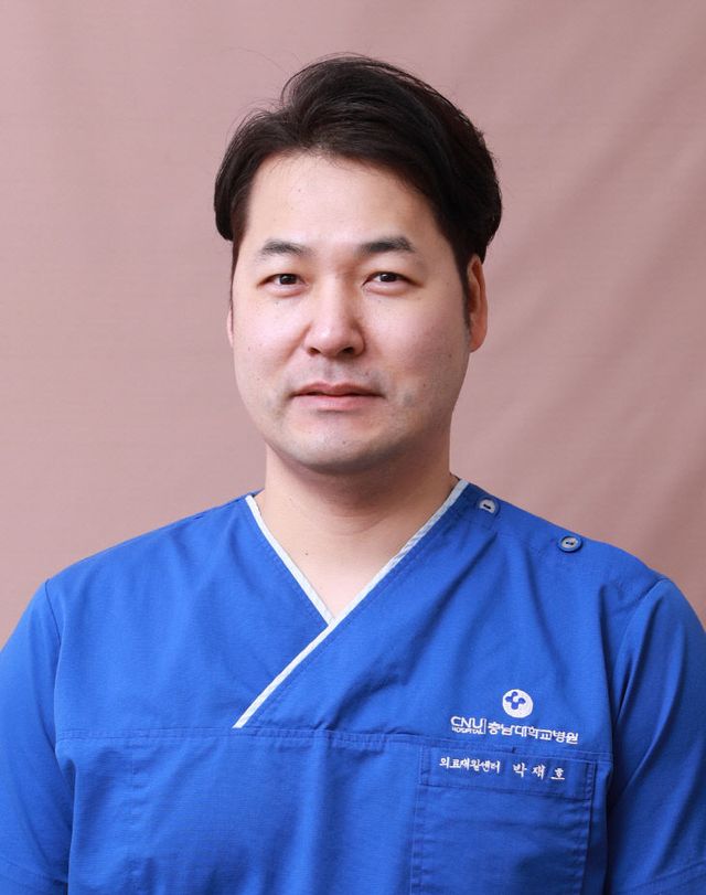 재활의학과__박재호_물리치료사_(사진)