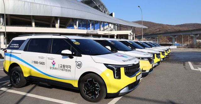 [보도자료 사진] 교통약자이동지원 차량