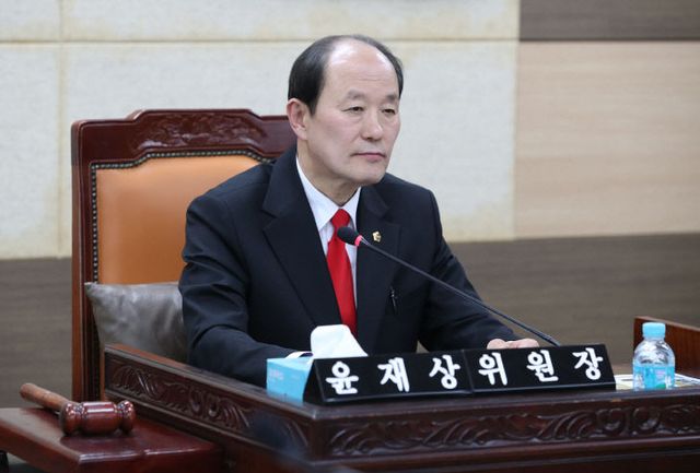 특별위원장으로 선출