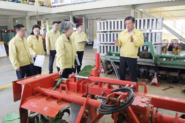 , “현장에서 답 찾는다”...주요 사업장 점검 이어가1