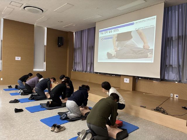 강화군, 생명 살리는 4분의 기적… 심폐소생술 교육 운영