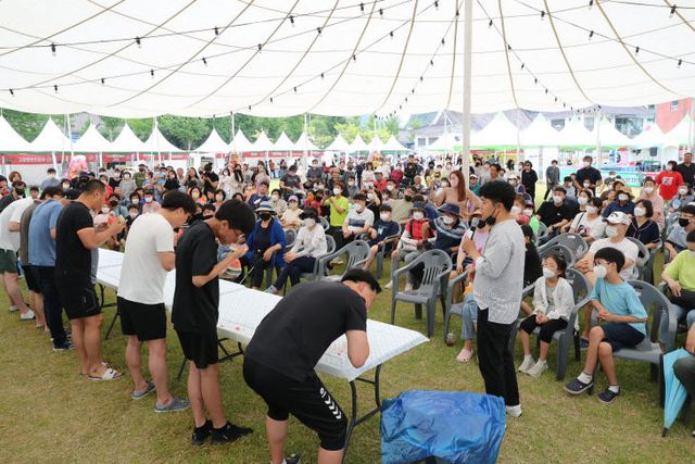 고창복분자와 수박축제(수박빨리먹기) (1)