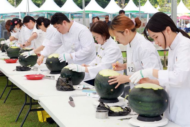 고창복분자와 수박축제(수박카빙대회2) (1)