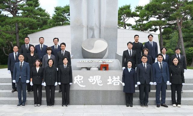 진주시의회 개원 참배 (2)