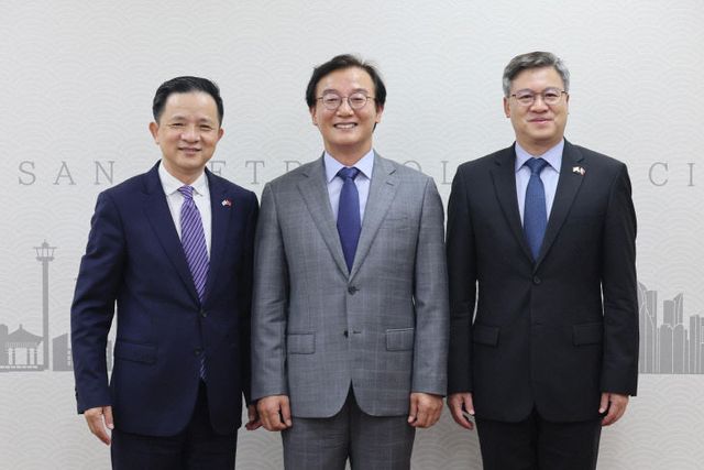 좌측부터 다이총영사