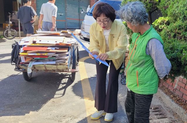 8.10(김해시 폐지수집 노인 안전 예찰사진)