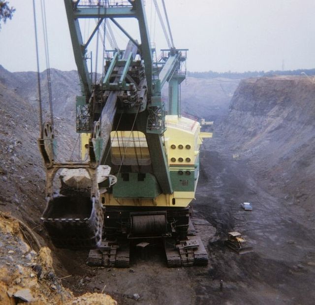 dc39e54d897b75c999d162a20ce3dc10.jpg 인류가 만든 거대한 탈것들