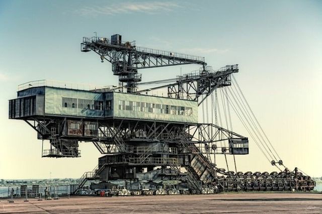 68831b954ba10cd8c40891a68bced2a9.jpg 인류가 만든 거대한 탈것들