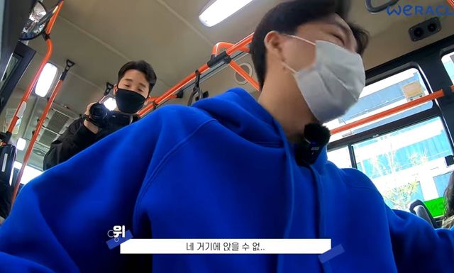 한국에서 휠체어탄 사람이 엘레베이터를 탈때 시민들 반응 | 인스티즈 한국에서 휠체어 탄 사람이 엘레베이터를 탈 때 시민들 반응 ㄷㄷ.JPG