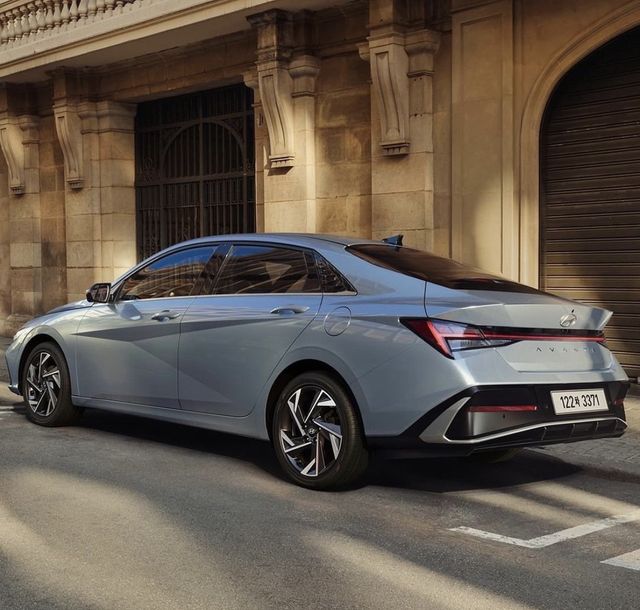 ICzikPa.jpg 아반떼 페이스리프트 깜짝 공개?