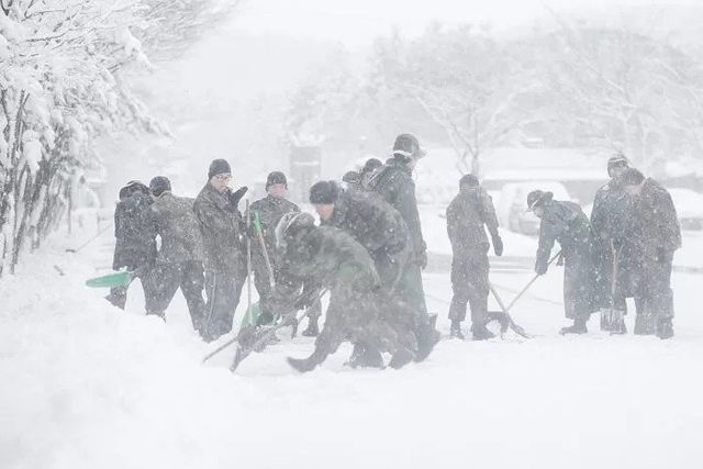 img_20210112170734_tnuvot87.webp.ren.jpg 지지지직) 후후) 지휘통제실에서 전파합니다.