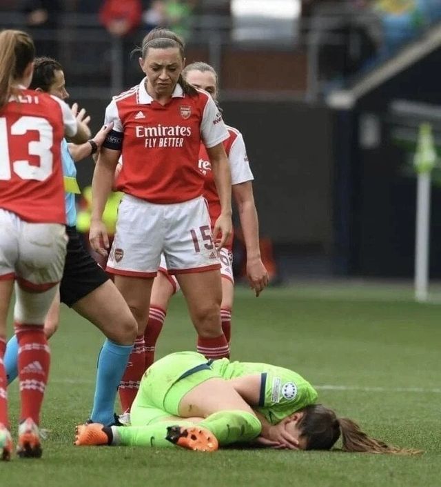 모든게 다 다르지만 익숙한 사진