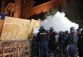 images (11).jpeg 학생 시위에 외부 세력 개입이 들어갔을때 미국 대학 대응.jpg