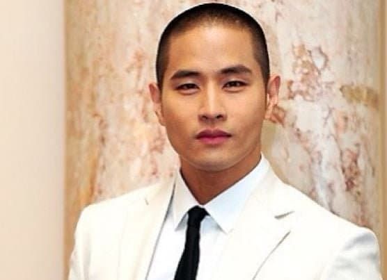 193aa399a544a8fad.jpg ???: 출국 금지라니 부럽네...