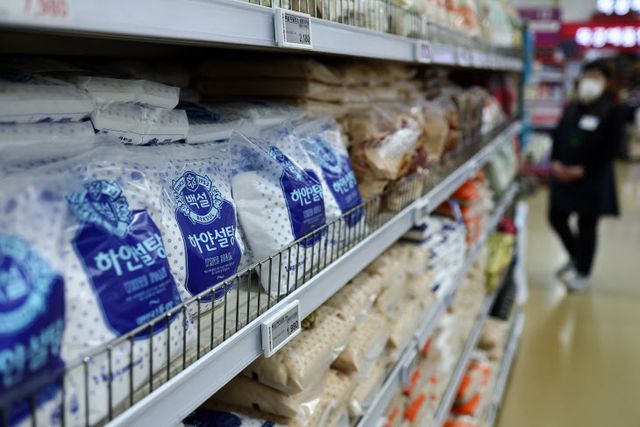 국제 설탕값 11년 사이 최고치<YONHAP NO-2348>