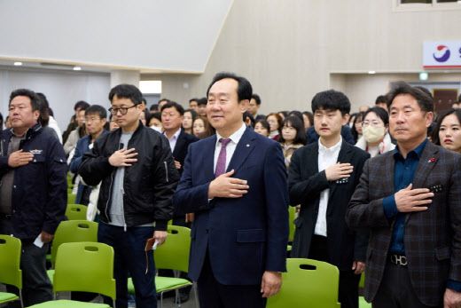 나부터 실천하는 자세 가져달라