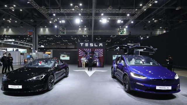 테슬라 모델X의 상징 '걸윙도어'<YONHAP NO-3459>