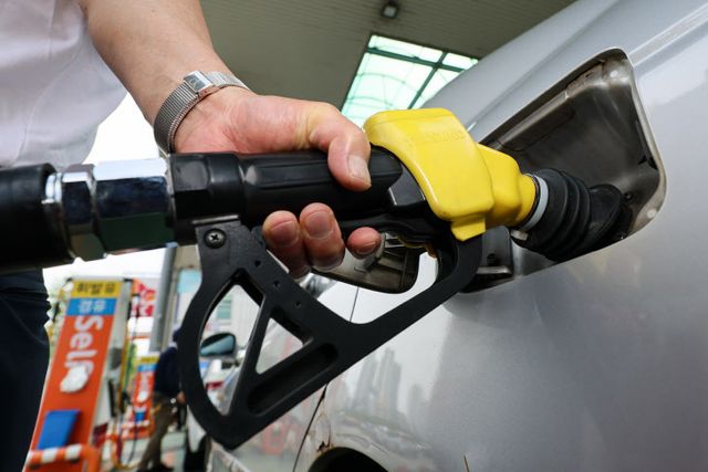 하락세 지속되는 휘발유·경유 가격