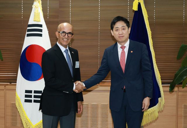 김주현 금융위원장, UAE 지역개발부 장관 면담
