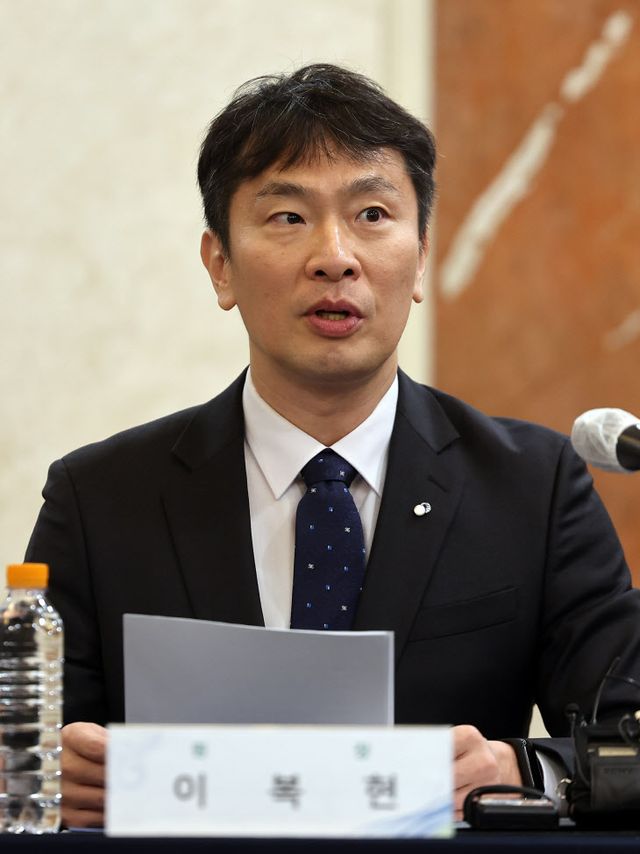 발언하는 금융감독원장