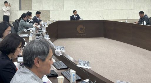 위원회 개최 사진