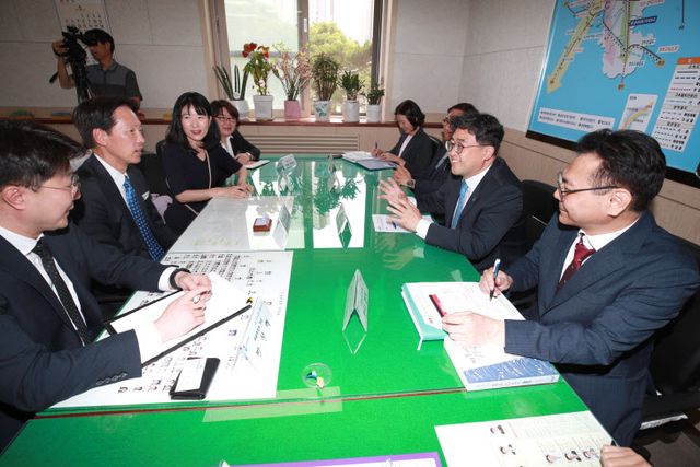 일본 신치토세 공항 관계자 경제부지사실