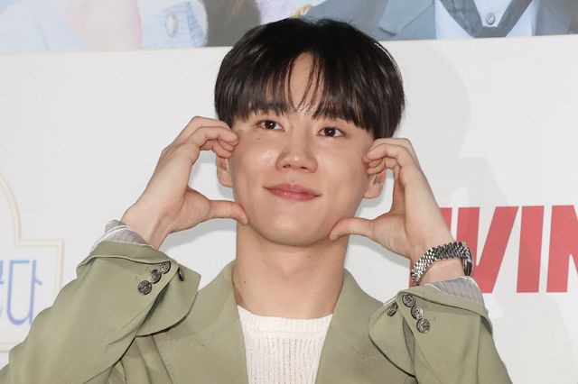 볼하트 만드는 이준영