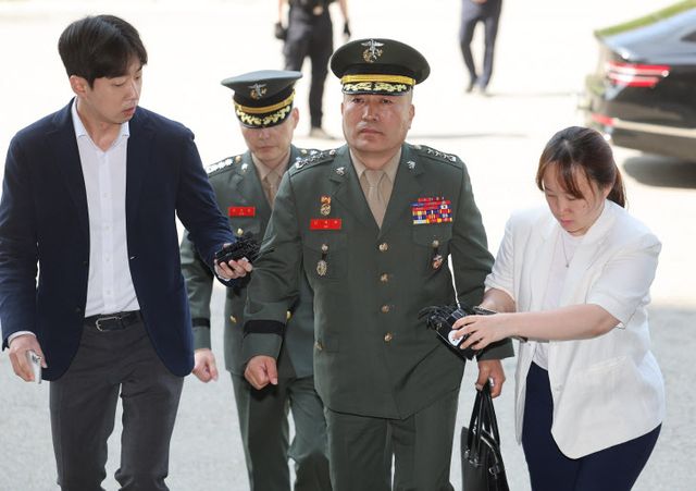 공수처 소환된 김계환 해병대 사령관<YONHAP NO-1950>