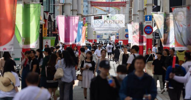 전주국제영화제 기간(2024.5.1~10) 중 전주영화거리의 모습