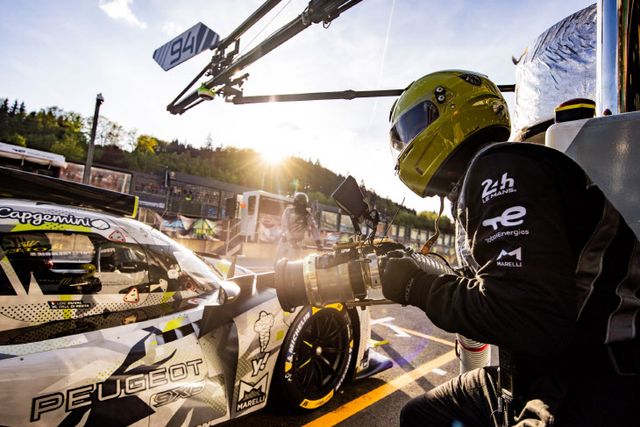 사진자료1-푸조 토탈에너지팀과 푸조 9X8 하이브리드 하이퍼카