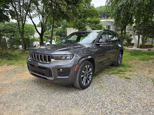 지프 그랜드 체로키 오버랜드