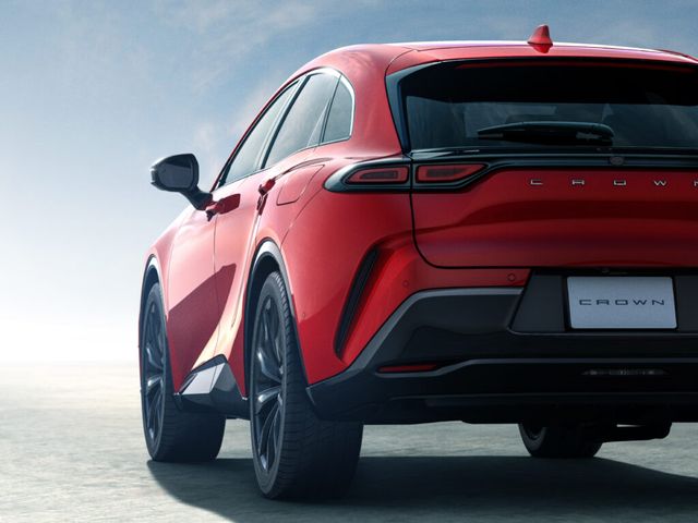 토요타 크라운 스포츠