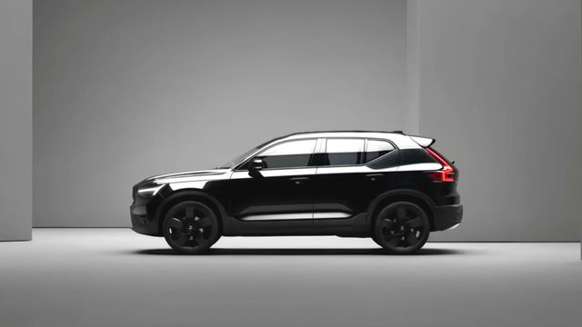 XC40 Black Edition Launched (4)