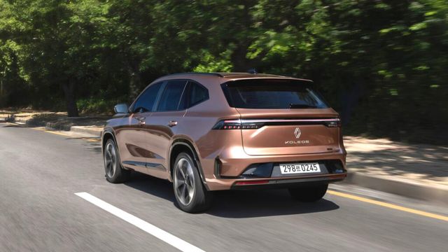 Expanded Renault dealership (4)